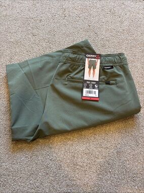 Gerry Weber Men's Olive Green Trail Shorts